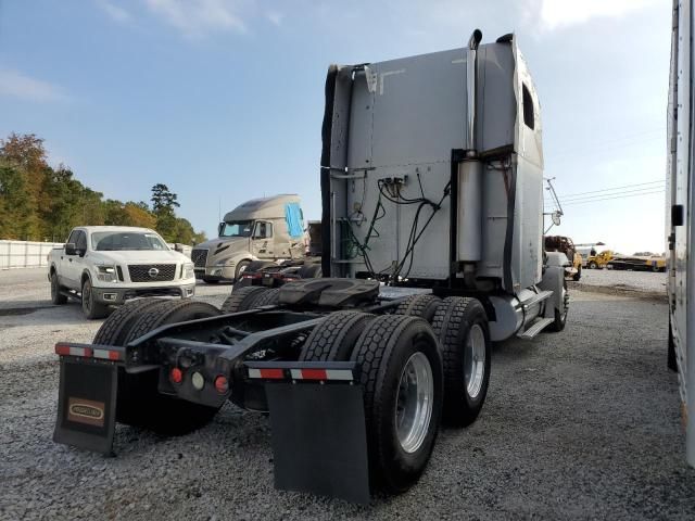 1999 Freightliner Conventional FLD120