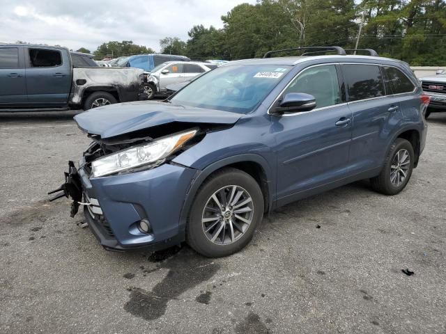 2019 Toyota Highlander SE