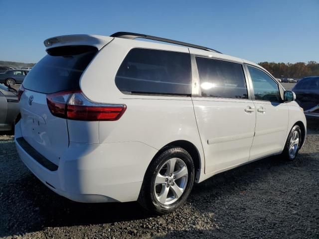 2017 Toyota Sienna LE