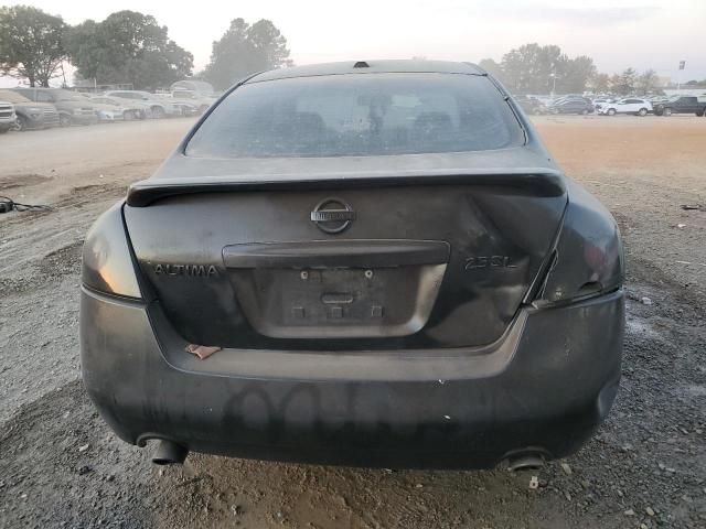 2010 Nissan Altima Base