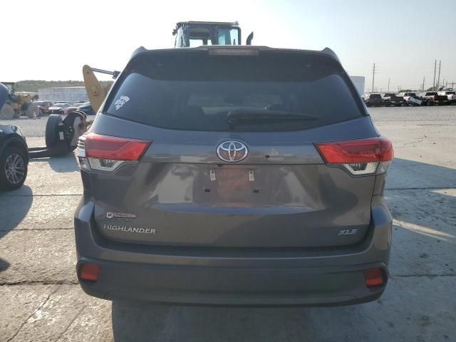 2017 Toyota Highlander SE