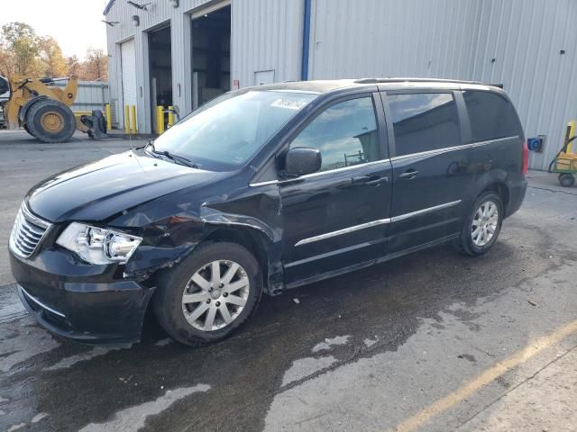 2016 Chrysler Town & Country Touring