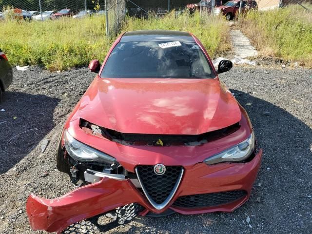 2017 Alfa Romeo Giulia TI Q4