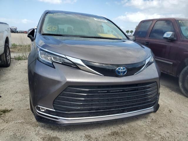 2021 Toyota Sienna XLE