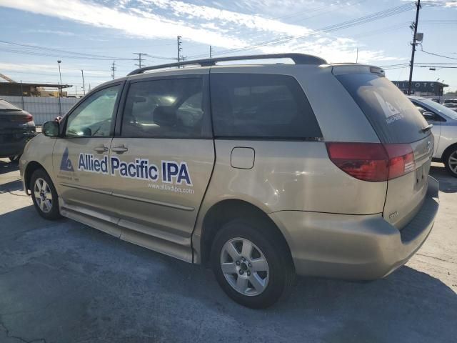 2004 Toyota Sienna CE