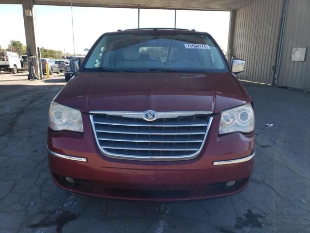 2010 Chrysler Town & Country Limited