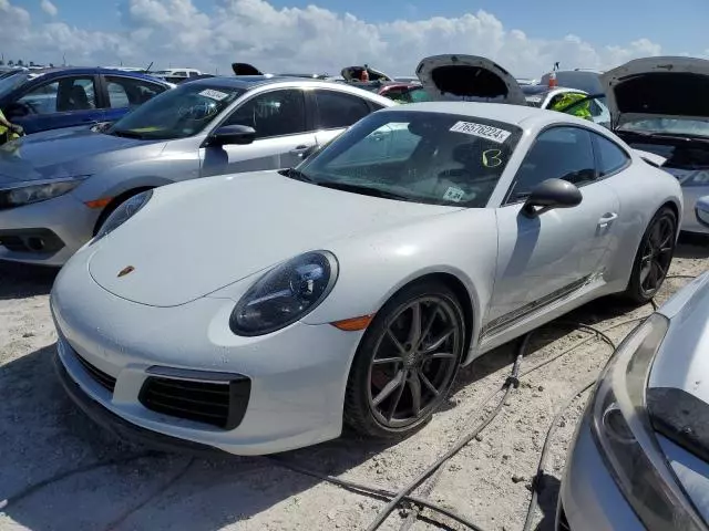 2019 Porsche 911 Carrera