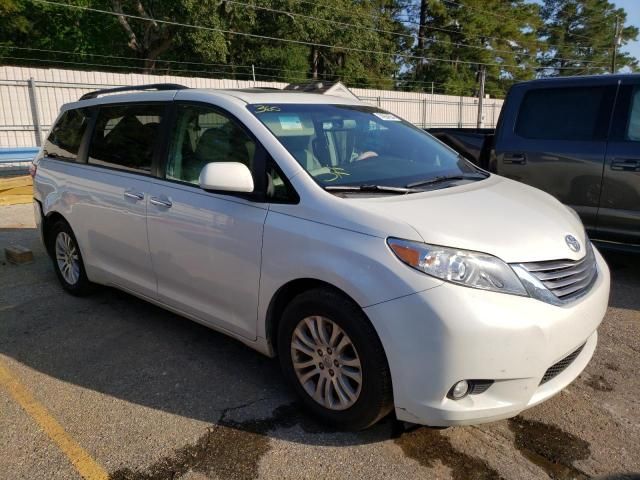 2017 Toyota Sienna XLE