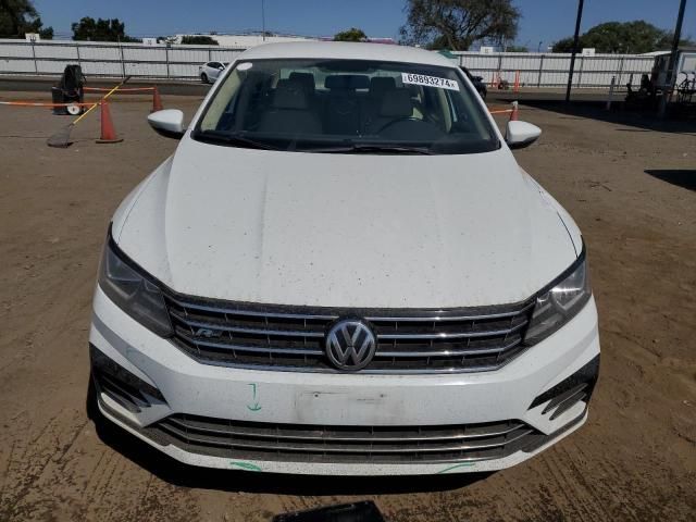 2017 Volkswagen Passat R-Line