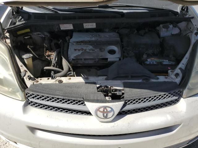 2004 Toyota Sienna XLE