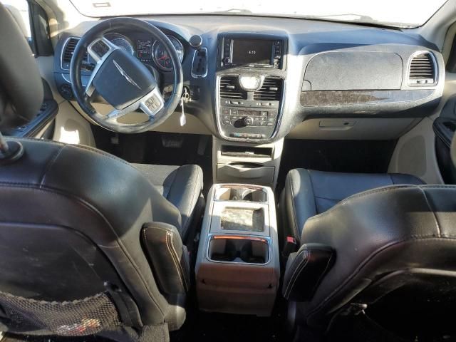 2012 Chrysler Town & Country Touring