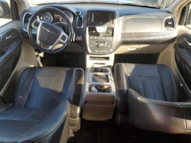 2015 Chrysler Town & Country Touring L