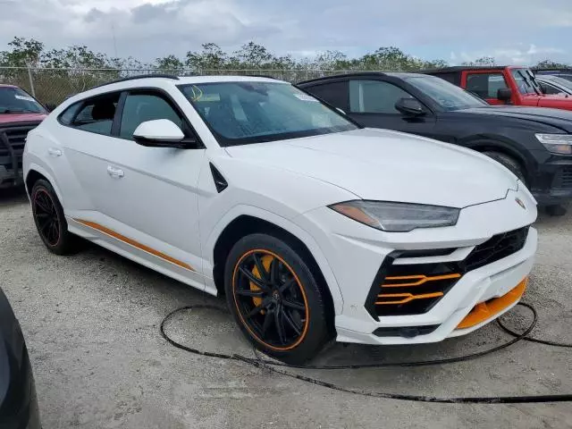 2020 Lamborghini Urus