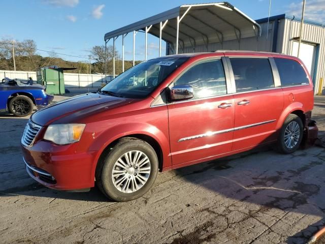 2014 Chrysler Town & Country Touring L