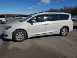 Chrysler Vehiculos salvage en venta: 2019 Chrysler Pacifica Touring L