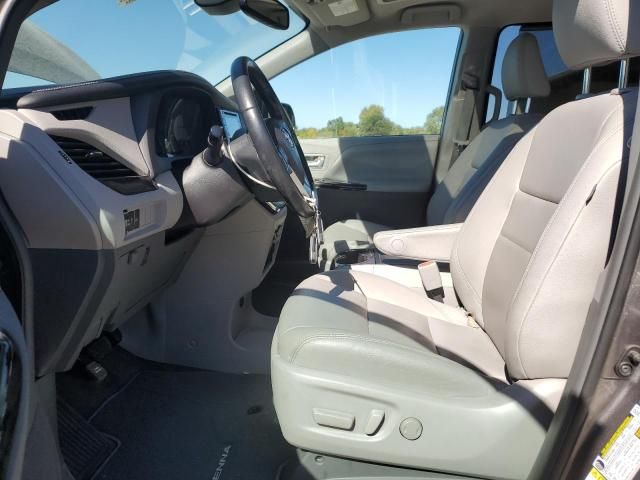 2019 Toyota Sienna XLE