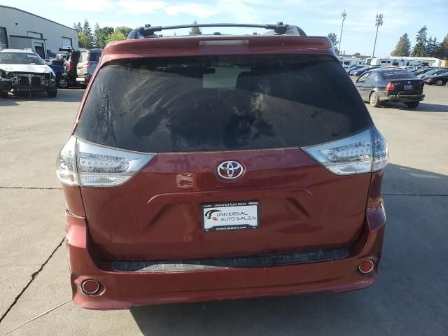 2015 Toyota Sienna Sport