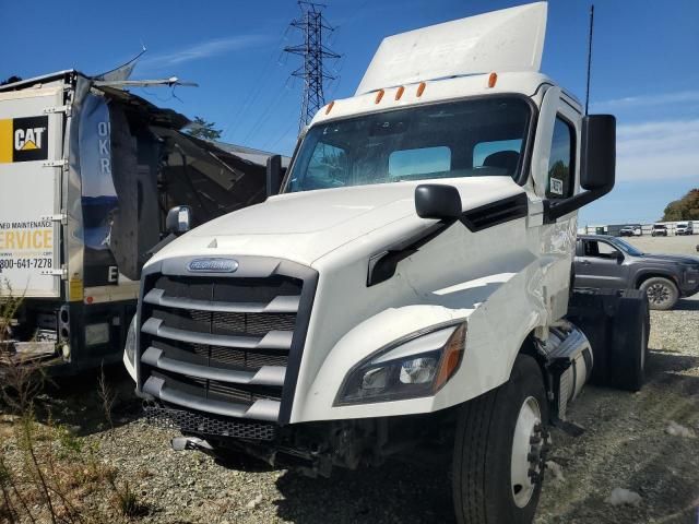 2024 Freightliner Cascadia 126