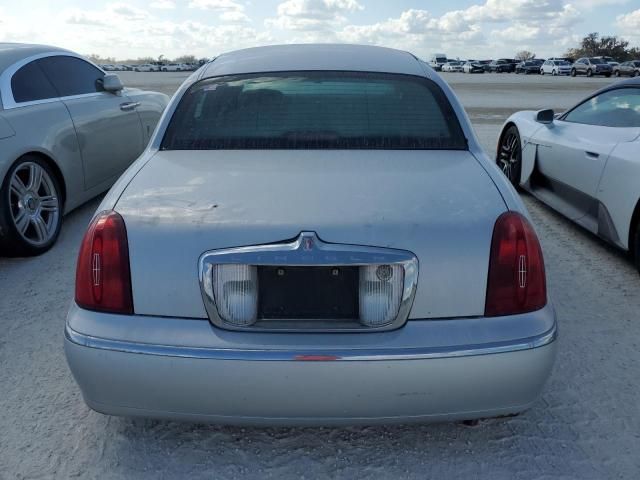 2001 Lincoln Town Car Signature