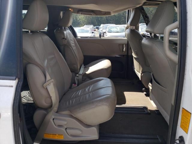 2013 Toyota Sienna XLE