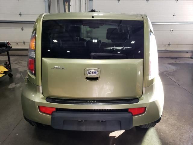 2010 KIA Soul +