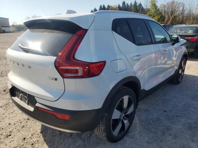 2020 Volvo XC40 T5 Momentum