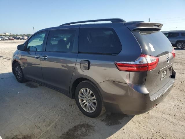 2017 Toyota Sienna XLE