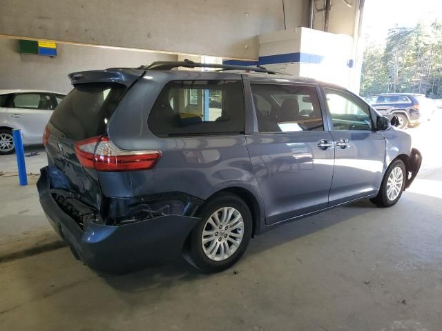 2016 Toyota Sienna XLE