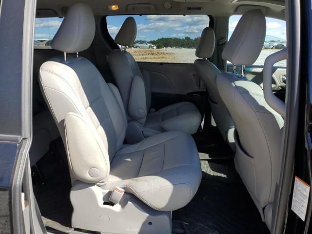 2016 Toyota Sienna XLE