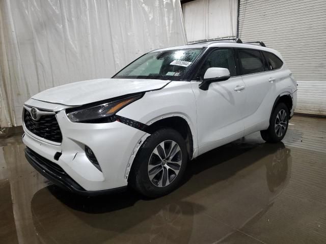 2022 Toyota Highlander XLE