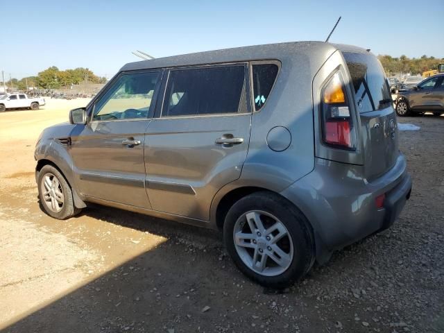 2011 KIA Soul +