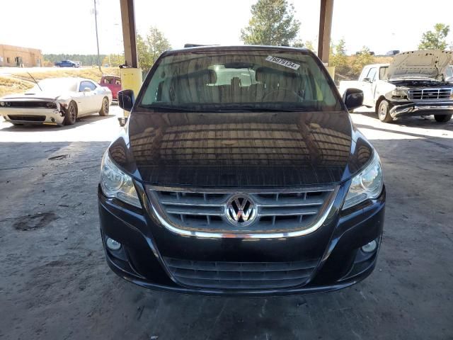 2014 Volkswagen Routan SE