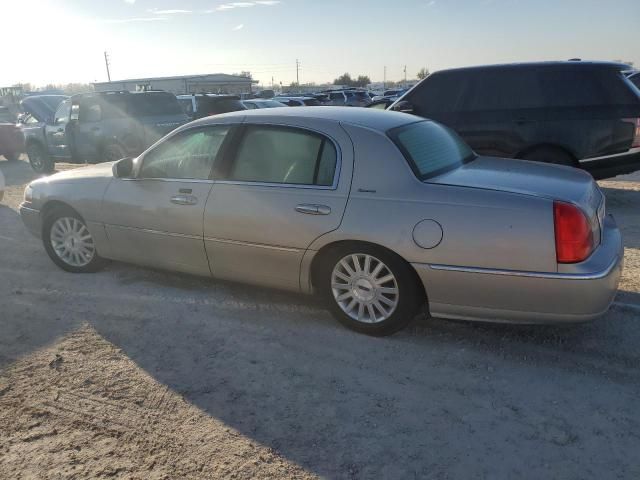 2004 Lincoln Town Car Executive