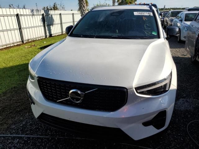 2024 Volvo XC40 Plus