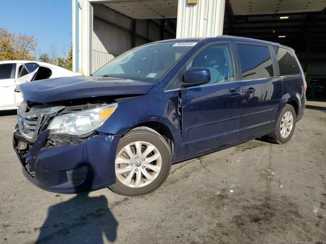 2014 Volkswagen Routan SE