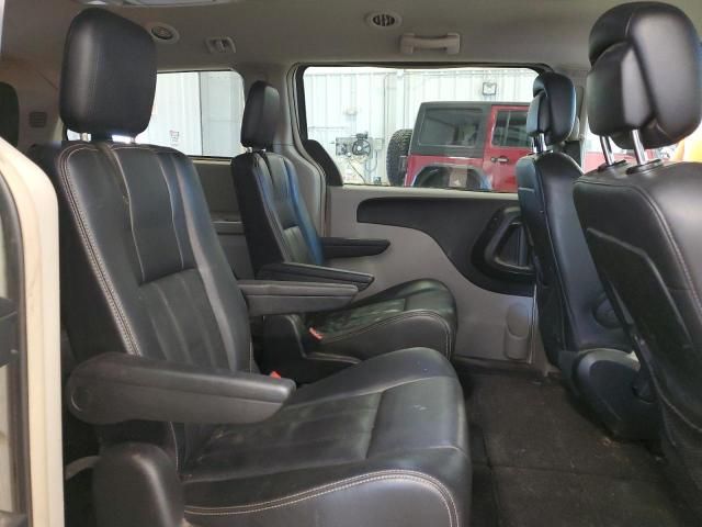 2012 Chrysler Town & Country Touring