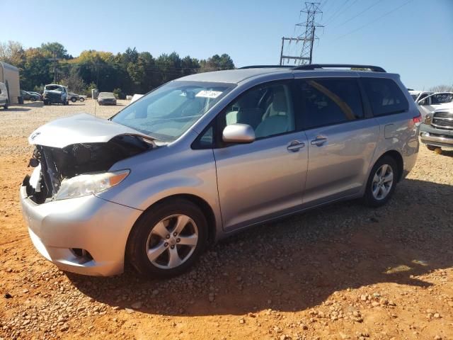 2014 Toyota Sienna LE