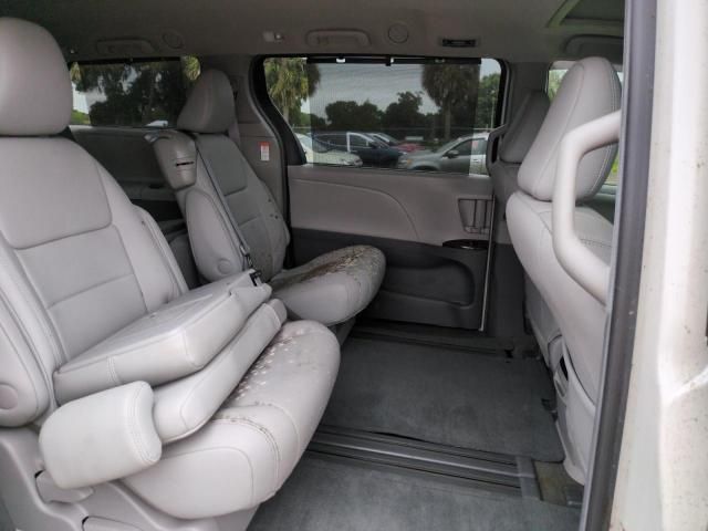 2015 Toyota Sienna XLE