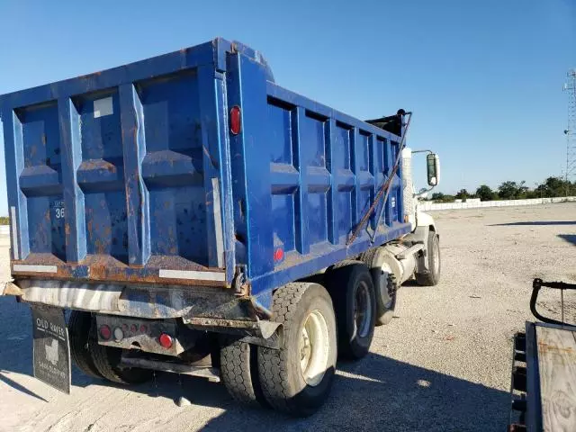 2007 Mack 600 CXN600