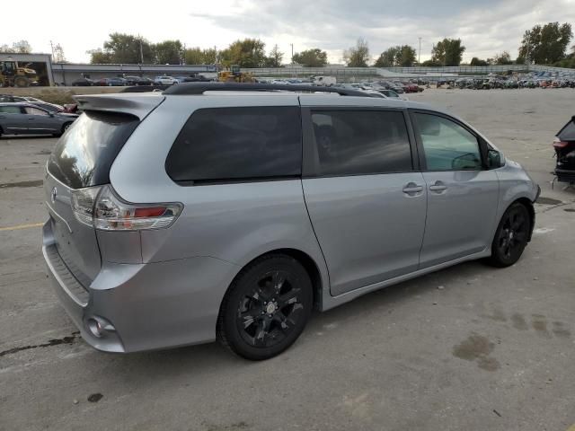 2011 Toyota Sienna Sport