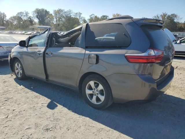 2016 Toyota Sienna LE