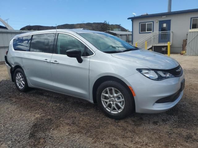 2024 Chrysler Voyager LX