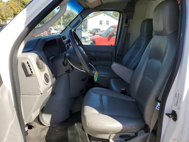 2009 Ford Econoline E450 Super Duty Cutaway Van