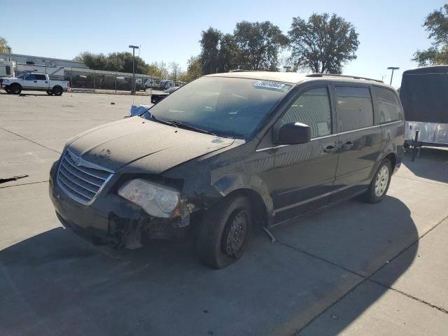 2009 Chrysler Town & Country LX