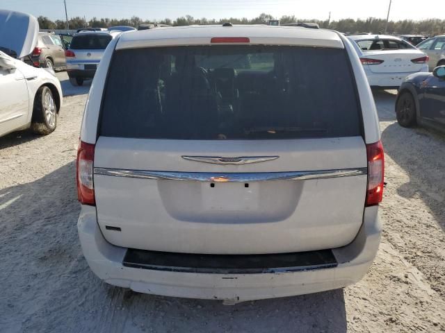 2013 Chrysler Town & Country Touring