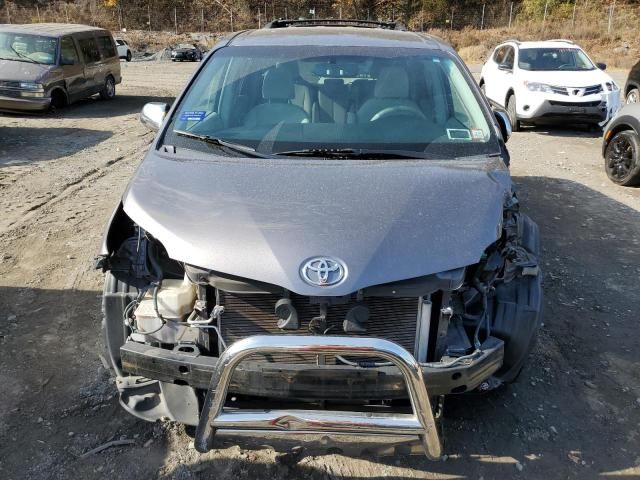 2011 Toyota Sienna LE