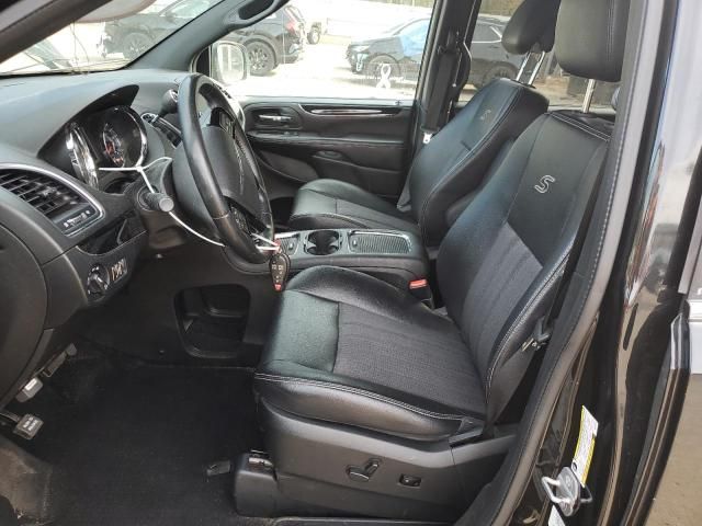 2014 Chrysler Town & Country S