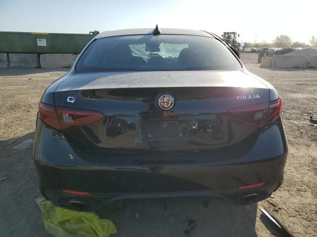 2018 Alfa Romeo Giulia Q4