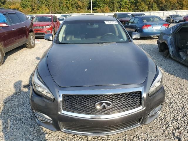 2017 Infiniti Q70 3.7