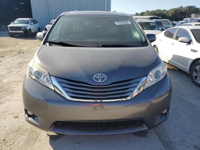 2017 Toyota Sienna XLE